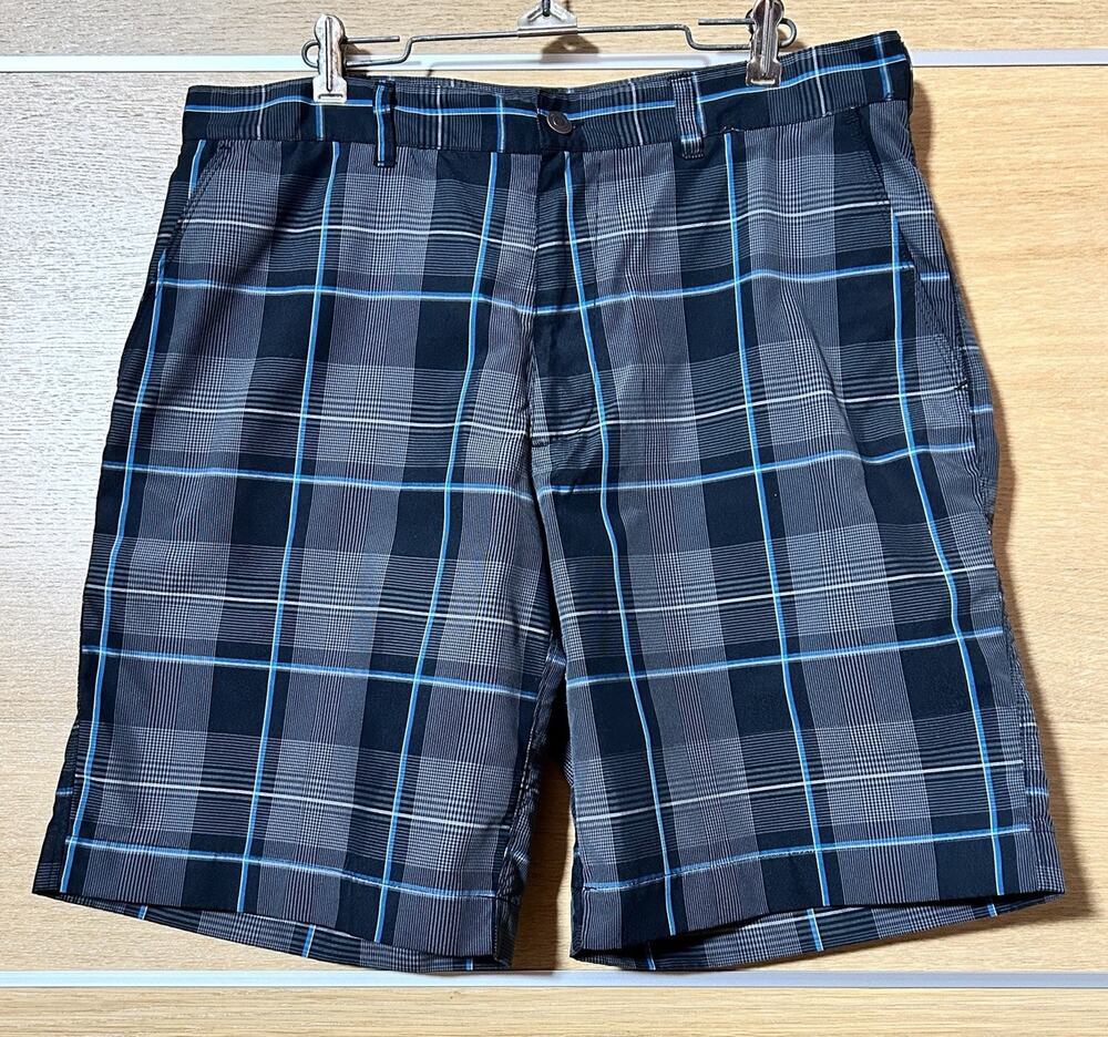 Champions Tour golf Shorts - Mens Sz 34 - Black/Gray/Blue Plaid Lightweight